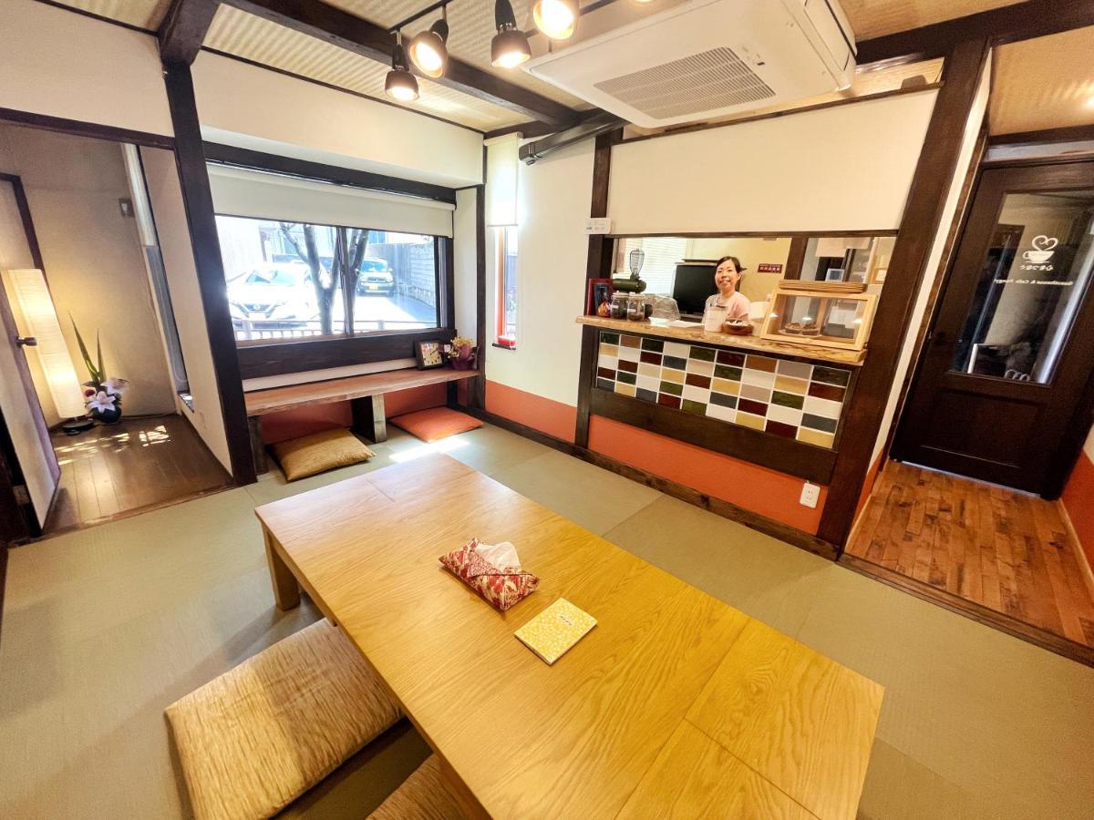 Guest House Pongyi Kanazawa Exteriör bild
