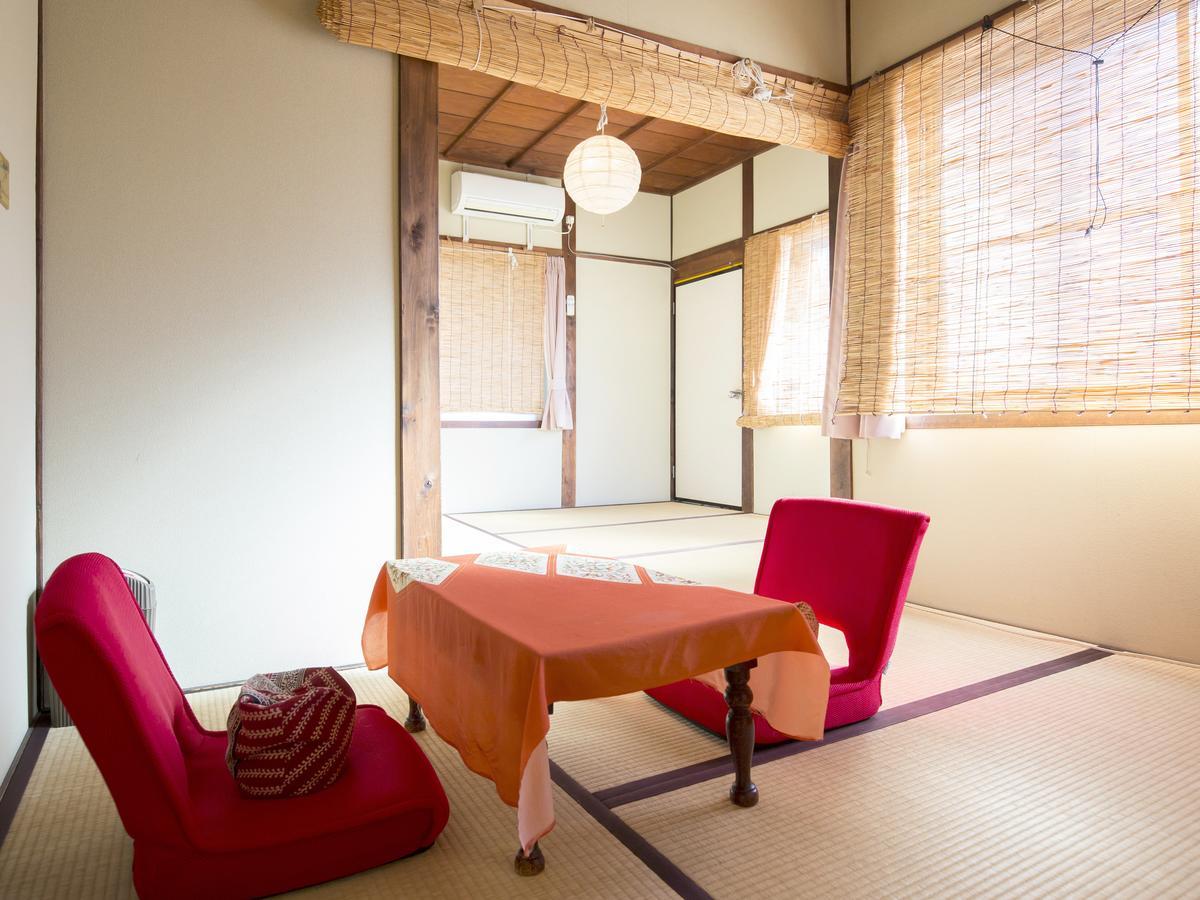 Guest House Pongyi Kanazawa Exteriör bild